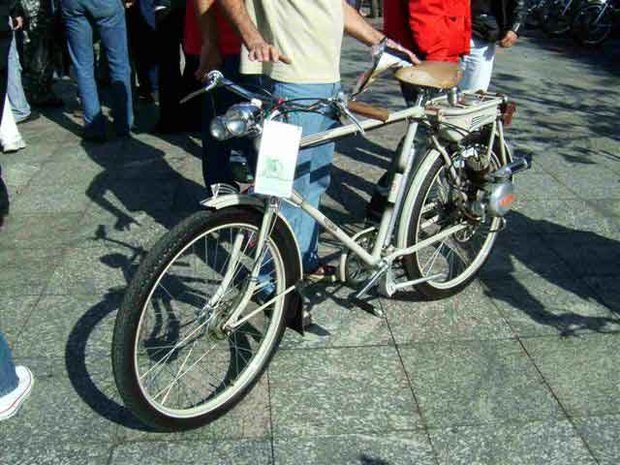 Foto: BIcicleta motorizada em exposi‡Æo 3§ Moto&Cia Classic