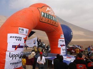 Foto: O piloto brasileiro Jean Azevedo no Por Las Pampas Rally 2007