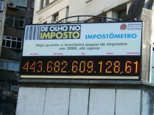 Impostômetro alcança R$ 700 bilhões domingo (14/10), às 3h20