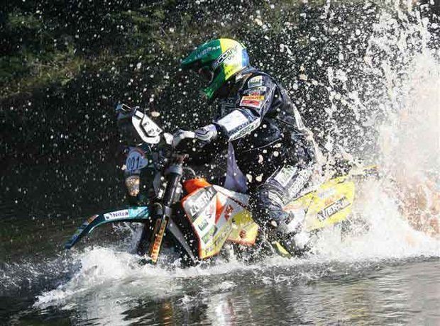 Jean Azevedo, equipe Petrobrás continua com a segunda colocação nas motos
