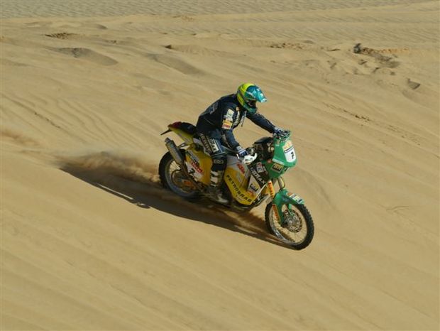 Jean Azevedo fica em 8º lugar na primeira etapa do Rally de Dubai
