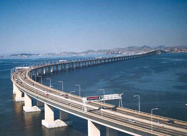 Ponte Rio-Niterói tem revitalização da sinalização horizontal
