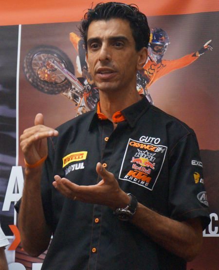 Guto investe todo seu conhecimento adquirido em anos de competições e viagens internacionais na sua equipe de pilotos KTM