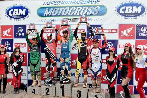 Carlos Campano venceu na soma das baterias e segue liderando o Brasileiro de Motocross
