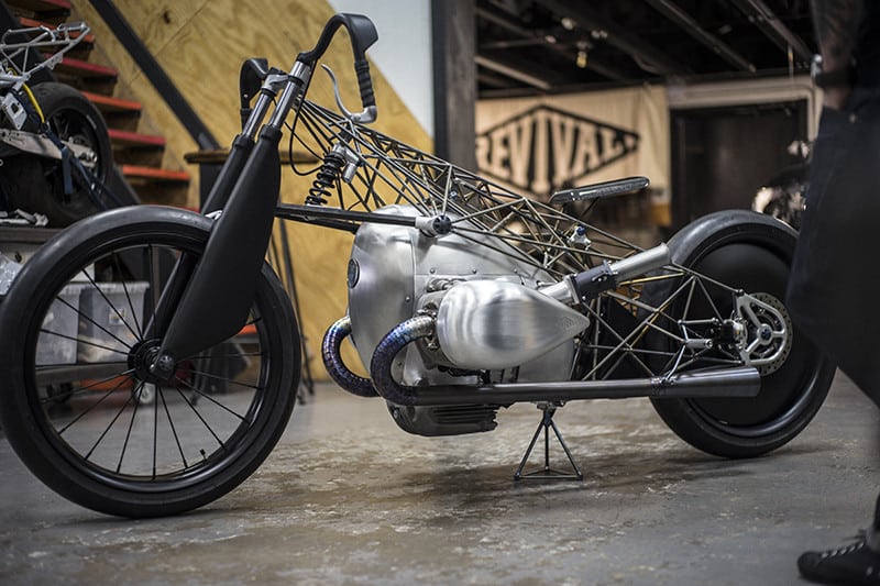 Inspirada em motos recordistas de velocidade das décadas de 1920 e 1930, a Revival Birdcage foi a plataforma escolhida para a BMW apresentar seu novo (e enorme) motor boxer