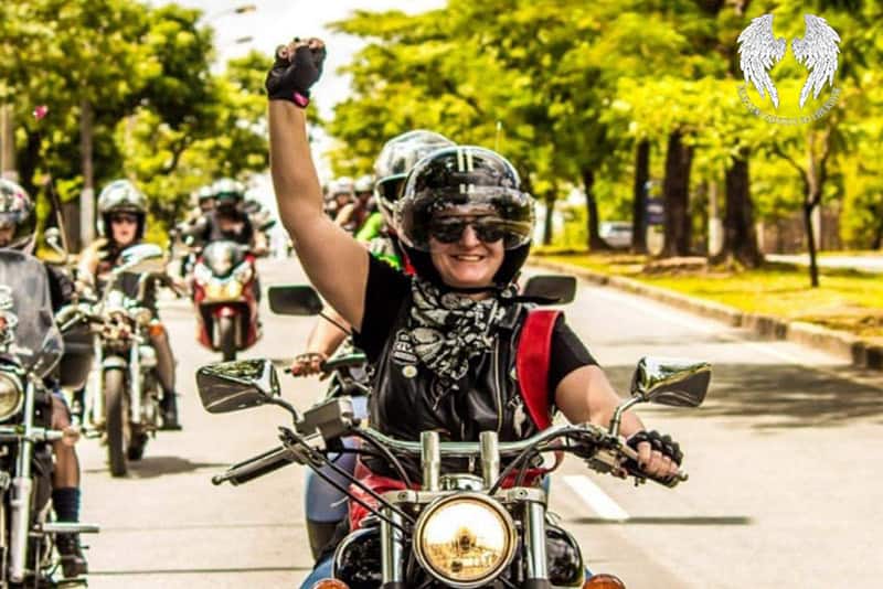 Telma Crummenauer começou a pilotar motos aos 46 e, para celebrar os 50, está pronta para conhecer o Atacama
