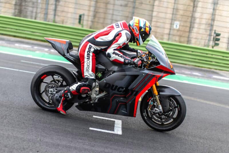 Ducati faz os primeiros testes com moto elétrica