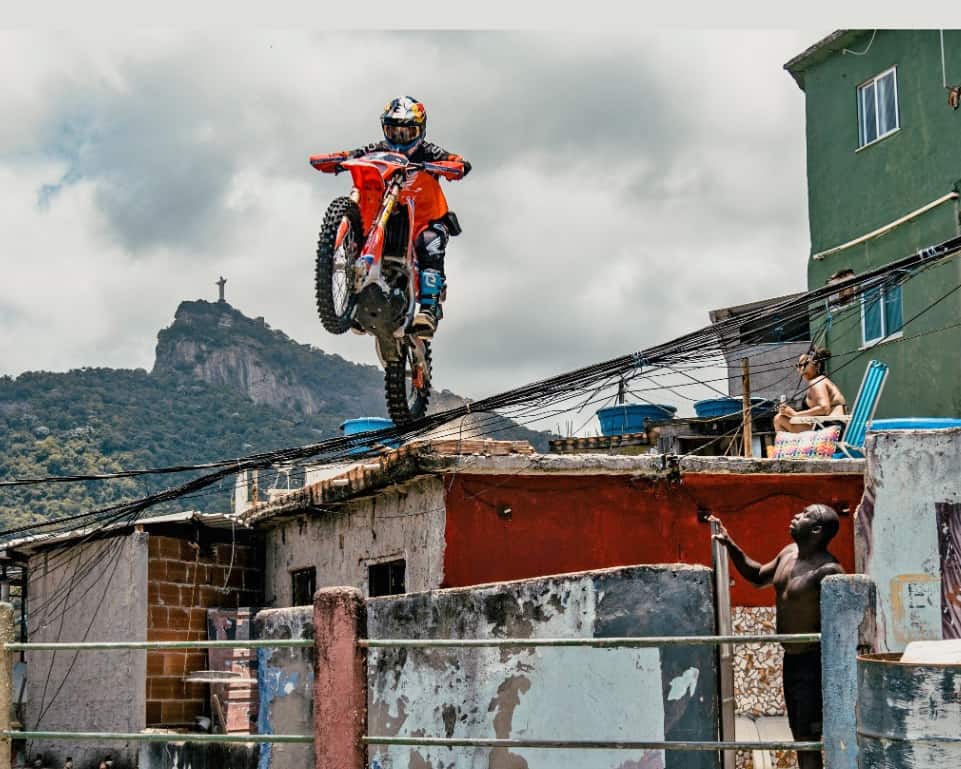 Vídeo Pilotos de Motocross nas Trilhas de Santa Catarina com