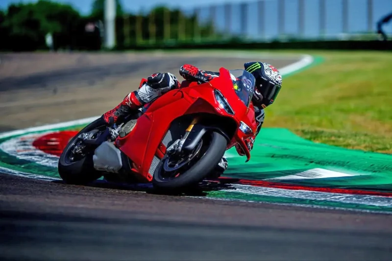 Até 'asas de F1'? O que mudou na nova Ducati Panigale V4 S 1 nova panigale v4 s