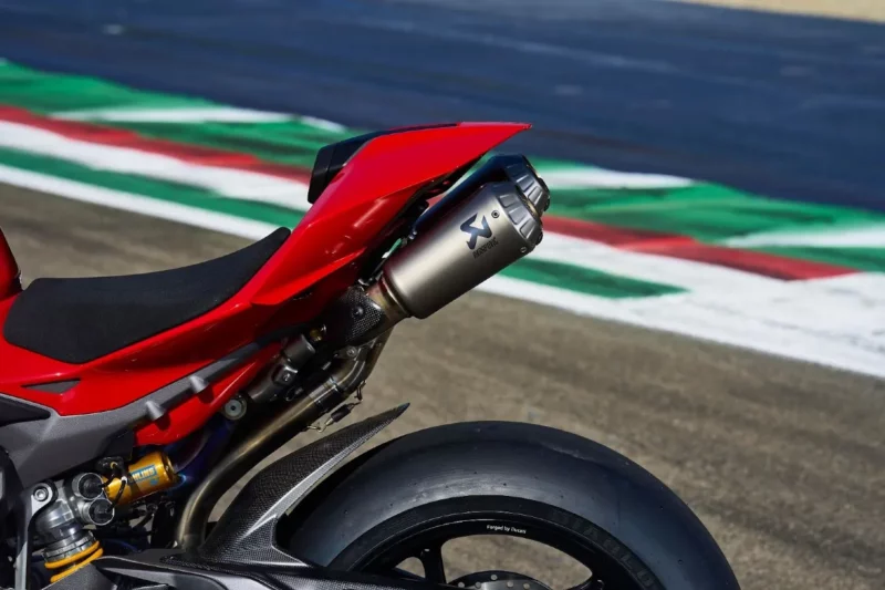 Até 'asas de F1'? O que mudou na nova Ducati Panigale V4 S 4 escapamento esportivo panigale v4 s 2025