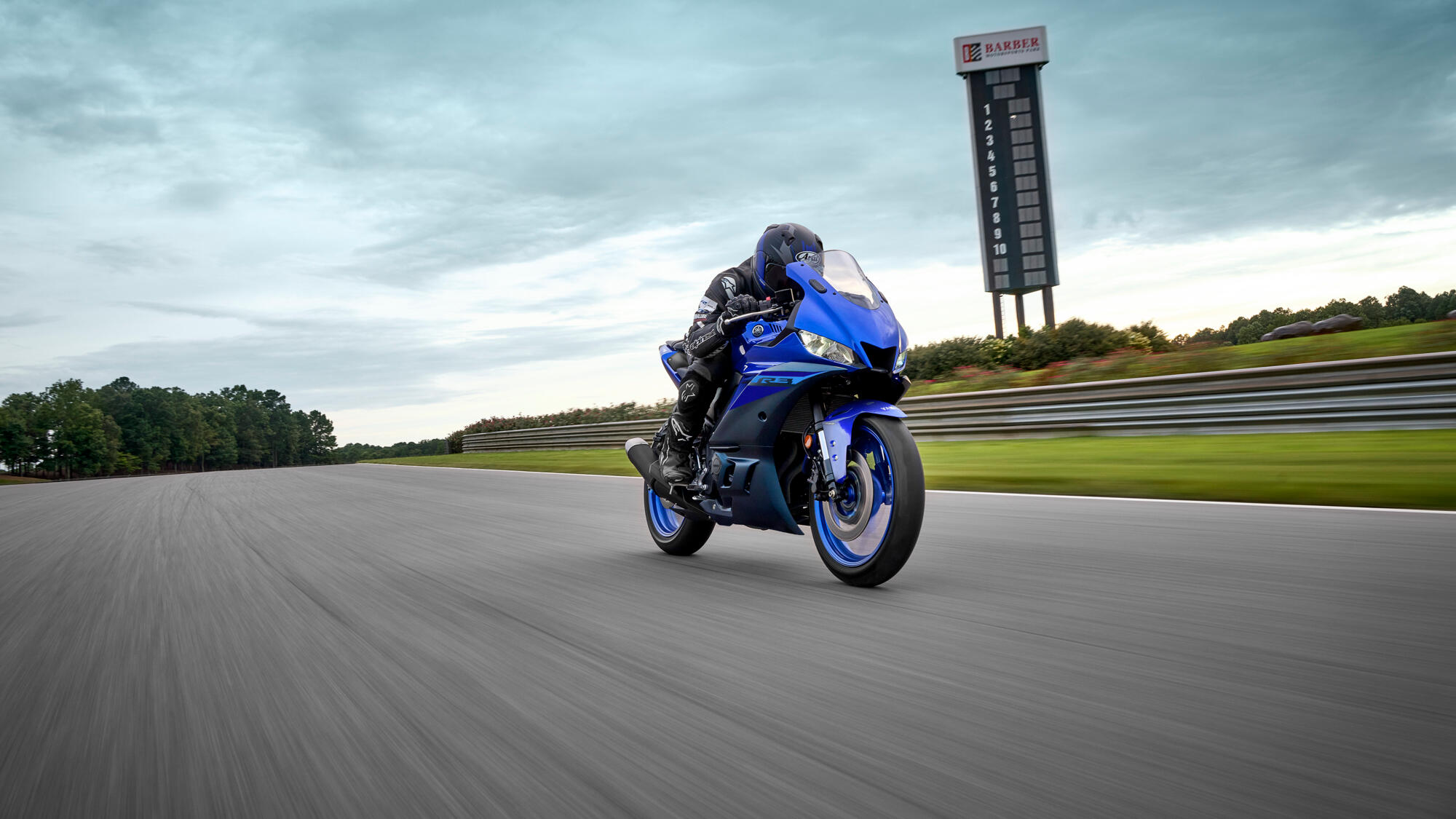 Novas Yamaha R3 e MT-03: motor maior para bater a Ninja 500? 1 Yamaha R3.