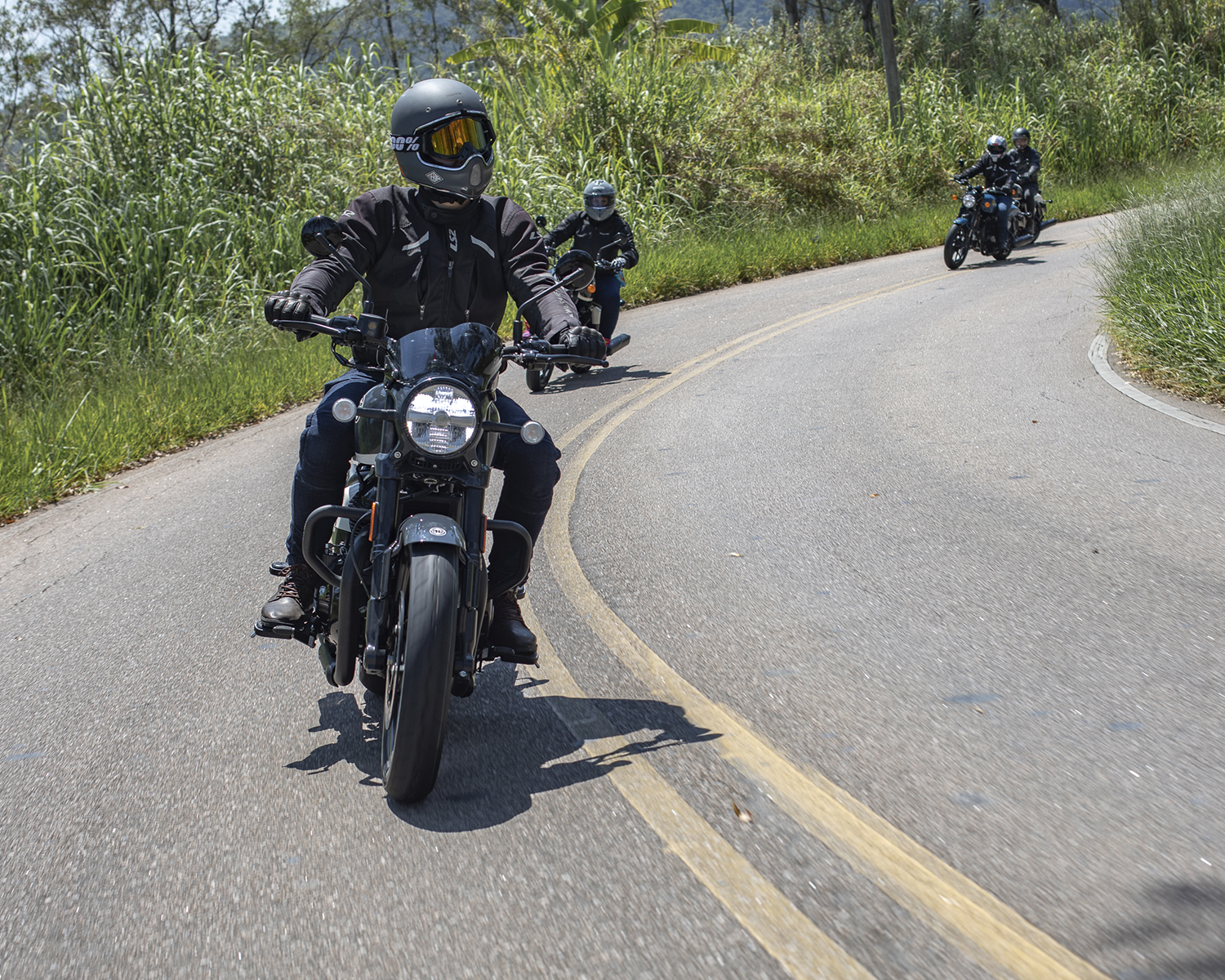 Não é só Royal Enfield! Veja as motos custom médias mais vendidas 2 teste ride royal shotgun 650 5