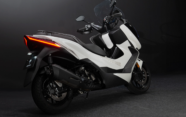 Scooter 350 Zontes e outros modelos em oferta em julho 1 Zontes 350E