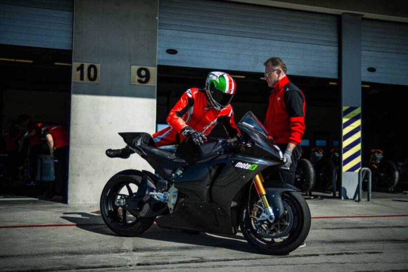 Ducati V21L: o que mudou na moto elétrica de corrida da MotoGP 3 Ducati