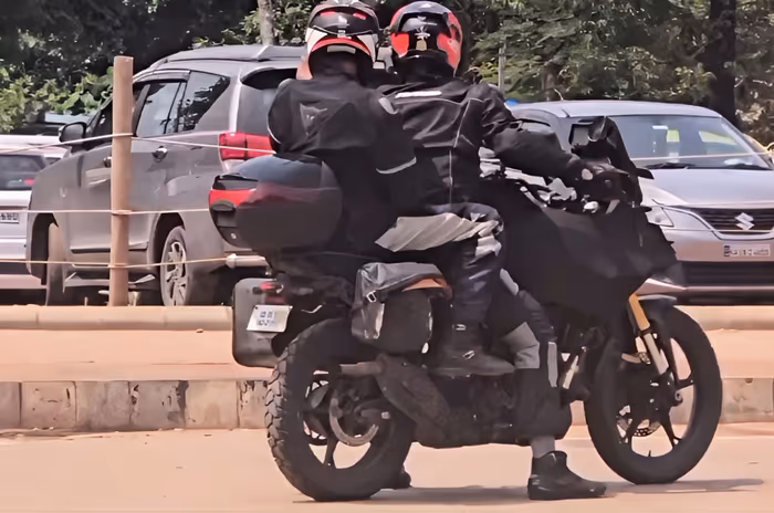 BMW F 450 GS : rival da Himalayan 450 é flagrada em testes 2 Flagra teste F 450 Gs BMW