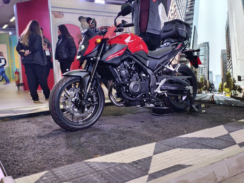 Honda CB 500 Hornet 2025 chega às lojas - Divulgação Honda CB 500 Hornet 2025 chega às lojas - Divulgação