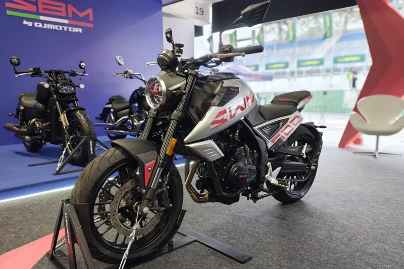 SWM Gran Milano 500 próxima dos modelos da linha SBM - Foto: Motonline SWM Gran Milano 500 próxima dos modelos da linha SBM - Foto: Motonline