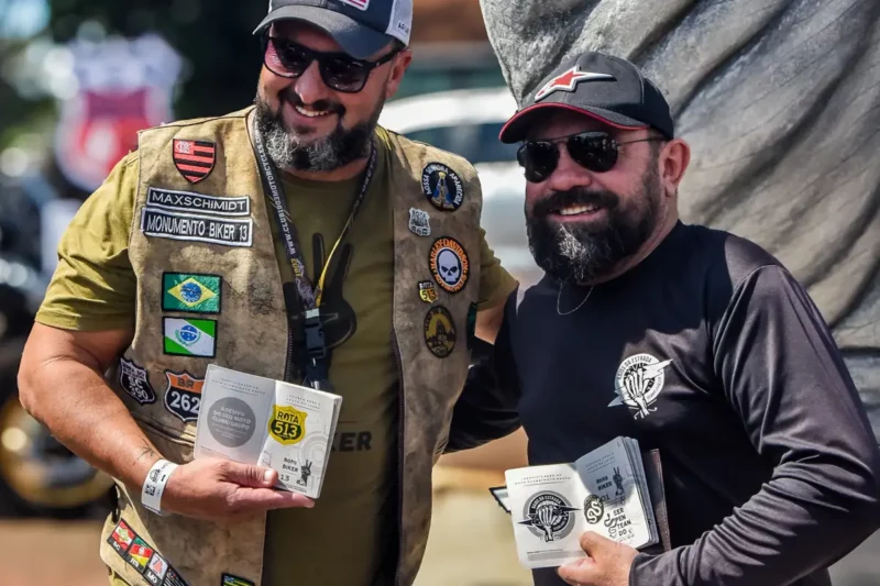 Rota Biker tem monumento em um dos mais importantes eventos do país 1 Alexandre Rodrigues Duarte, da cidade de Cesário Lange (SP), que completou seu passaporte da Rota Biker com o 25º carimbo - Foto: Mathias Losonczi