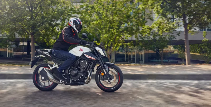CB 500 Hornet 2025 chega às lojas - Divulgação CB 500 Hornet 2025 chega às lojas - Divulgação
