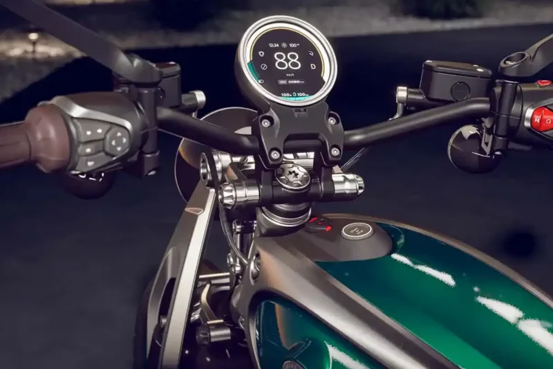 As motos elétricas Royal Enfield parecem compartilhar o painel redondo - Divulgação As motos elétricas Royal Enfield parecem compartilhar o painel redondo - Divulgação