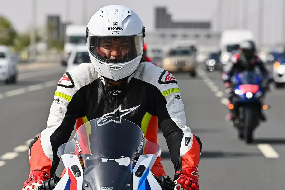 Jogador não pode pilotar moto? Lenda da seleção já acelerou de MotoGP 1 cafu motos 3