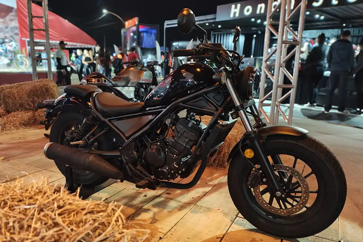 Honda Rebel 300 gerou ansiedade no Brasil - e agora recebeu nova tecnologia 4 Honda Rebel CMW 10