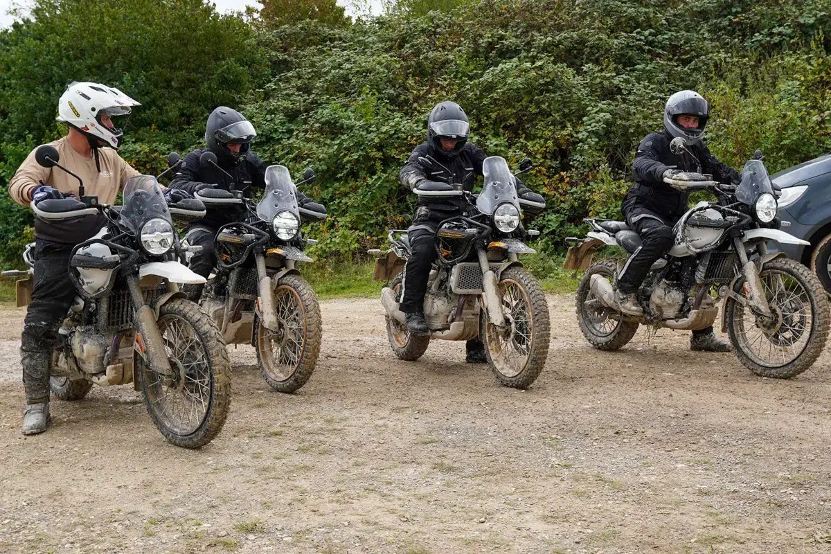 Honda tem concorrente: veja as motos trail mais vendidas do Brasil 2 himalayan 450 2