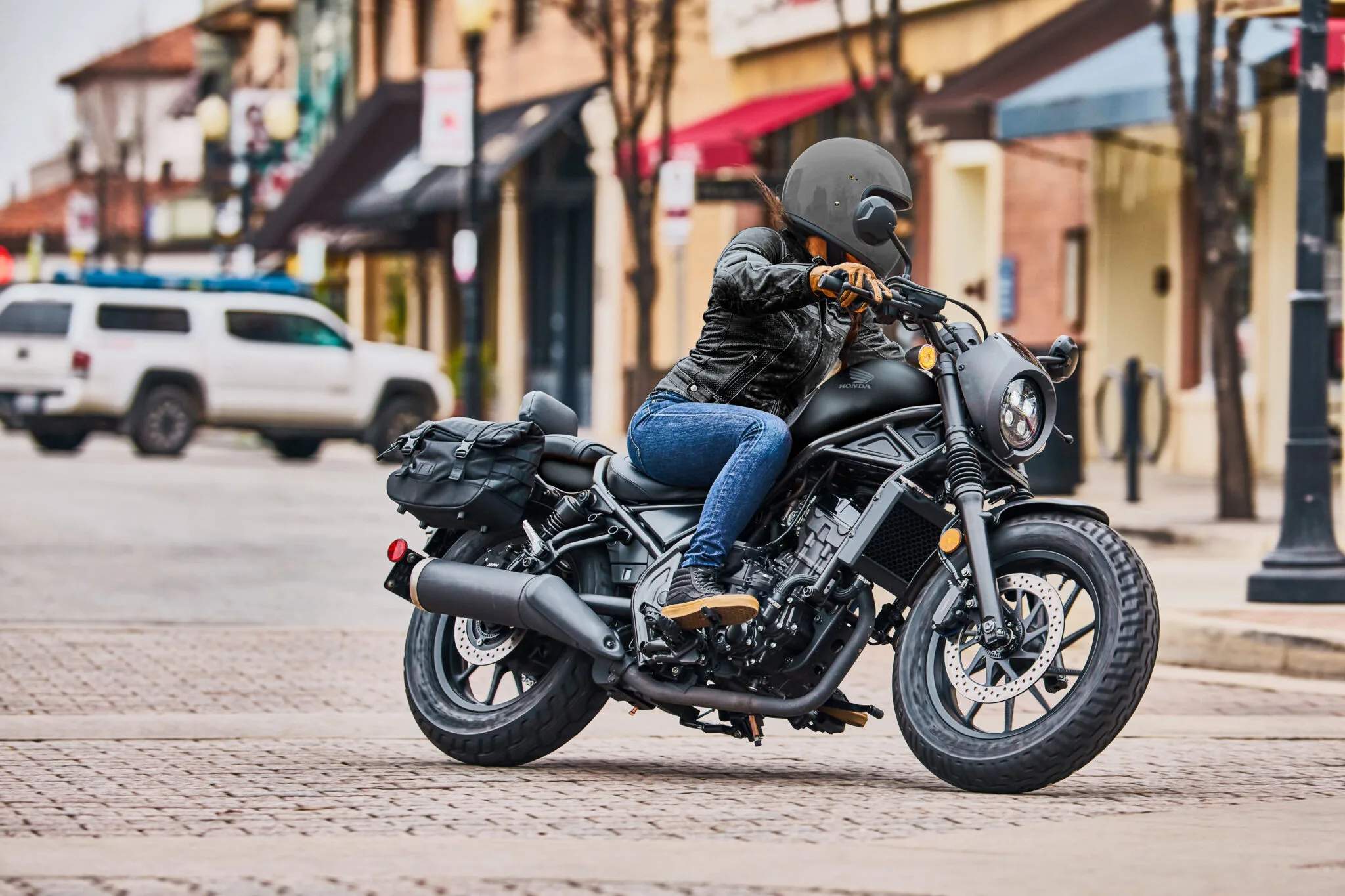 Honda Rebel 300 gerou ansiedade no Brasil - e agora recebeu nova tecnologia 1 Aguardada no Brasil: Honda Rebel 300 ganha tecnologia E-Clutch