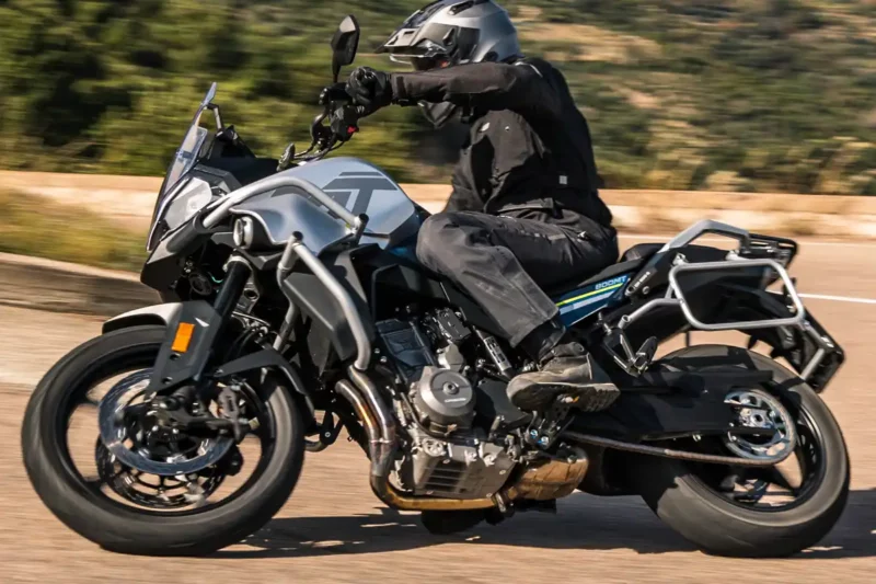 Big Trail de 1000 cc: CFMoto estaria preparando um modelo maior que 800cc - Divulgação Big Trail de 1000 cc: CFMoto estaria preparando um modelo maior que 800cc - Divulgação
