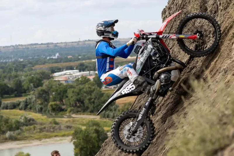 As motos utilizadas no MotoClimb são as motos de enduro, com modificações pontuais - Divulgação As motos utilizadas no MotoClimb são as motos de enduro, com modificações pontuais - Divulgação
