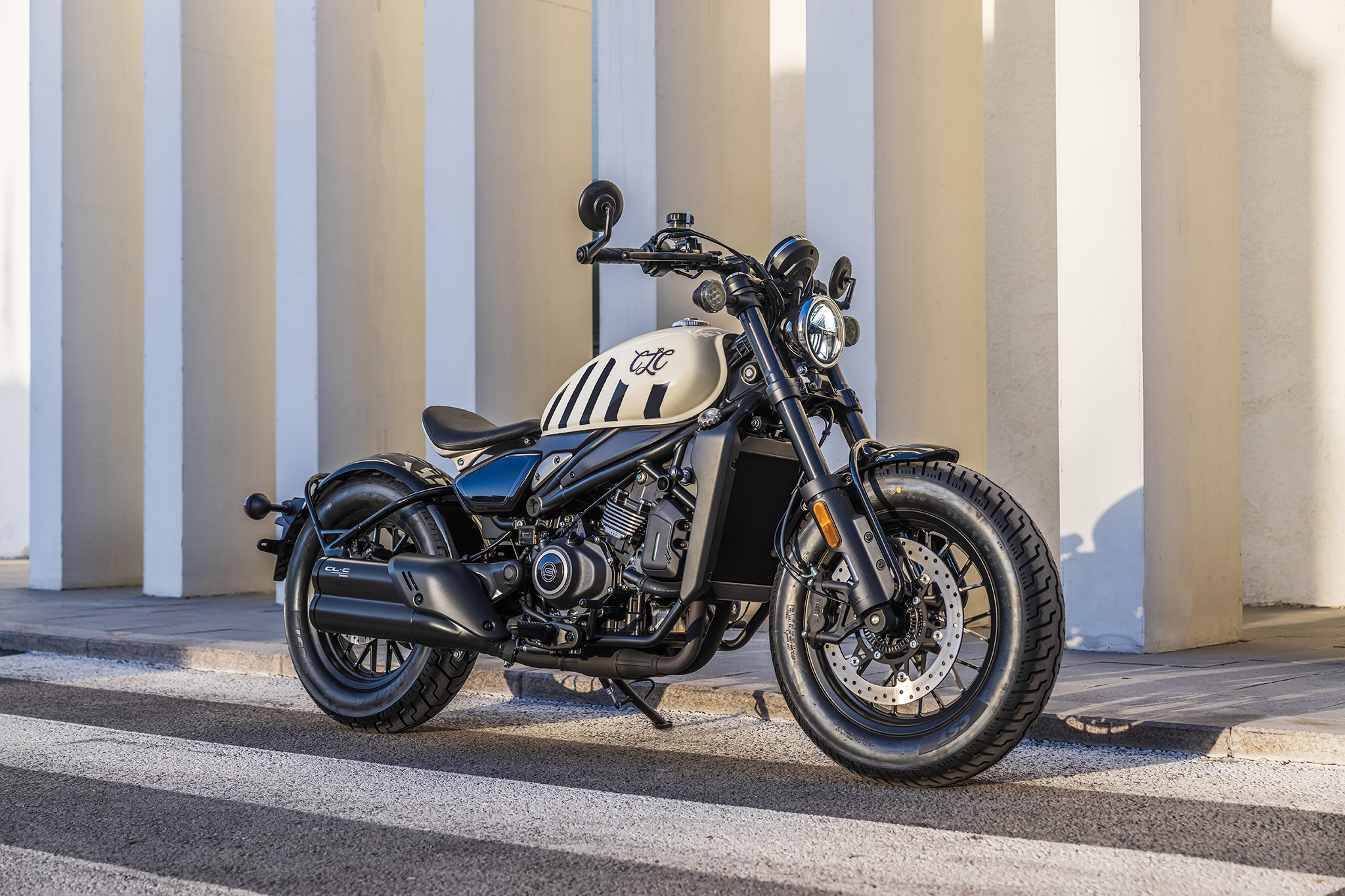 Shotgun 650 ou CLC 450 Bobber? Qual bobber é melhor? 3 clc bobber 450