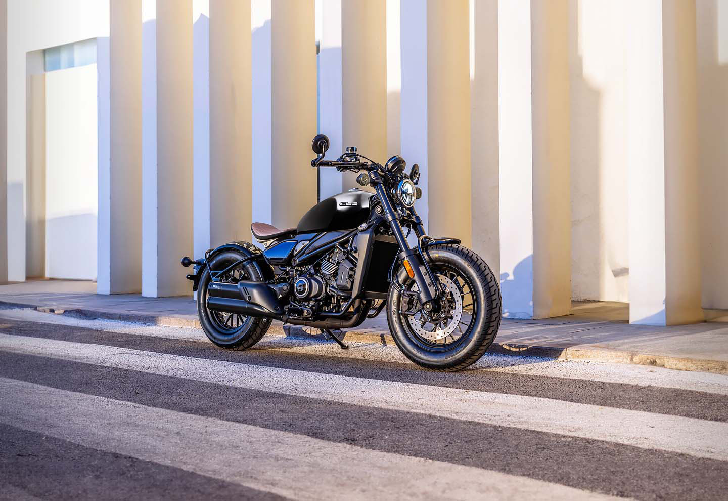 Kawasaki baixa preço da Eliminator 500 para encarar Royal e CF, mas valor não empolga 2 257790 450cl c bobber galleryimage05 sws oct24