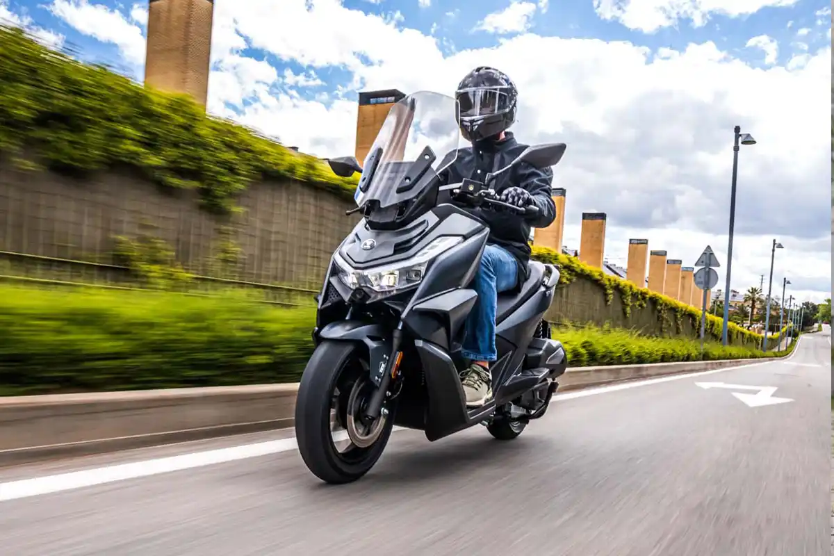 Yamaha XMAX ainda é melhor? Compare com as novas chinesas Zontes e Voge 3 VOGE SR3 9