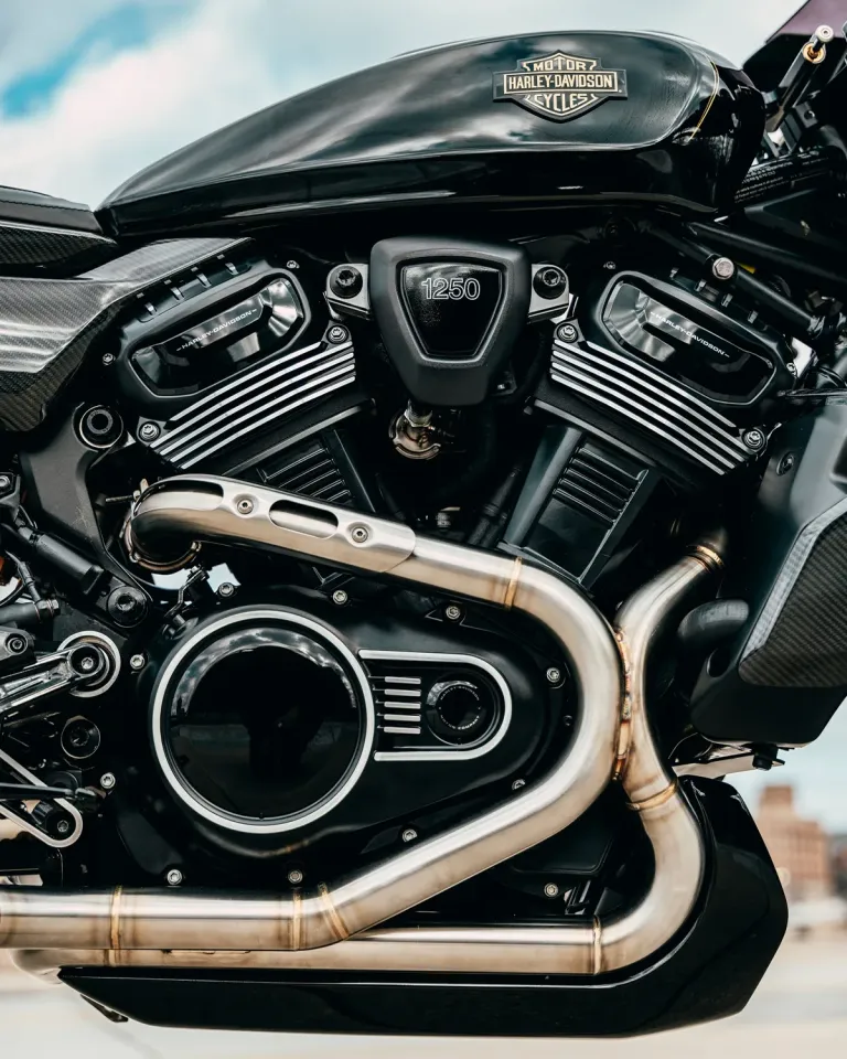 Café racer da Harley pode sair do conceito e ir à produção 3 harley davidson rmcr engine detail