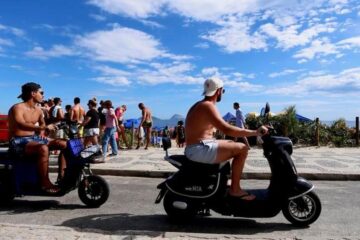 motos elétricas e ciclomotores com novas regras para circular no Rio de Janeiro - (Foto: Márcia Foletto/Agência O GLOBO)
