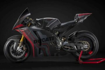 Patente da Ducati revela sistema elétrico compacto com motor a 18.500 rpm e sensor de posição instalado na caixa de câmbio