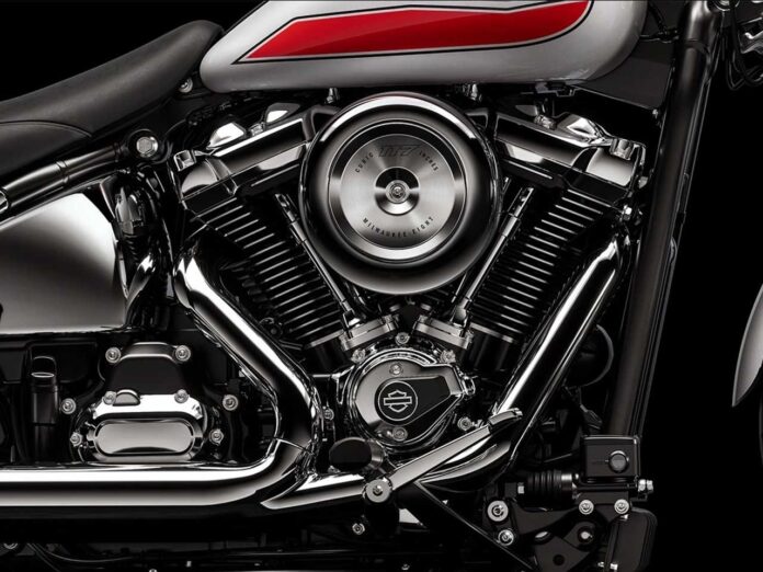 Lá fora, Harley lança modelo especial inspirado nos anos 70 2 HD Super Glide 2026 250 anos 11 696x522 1