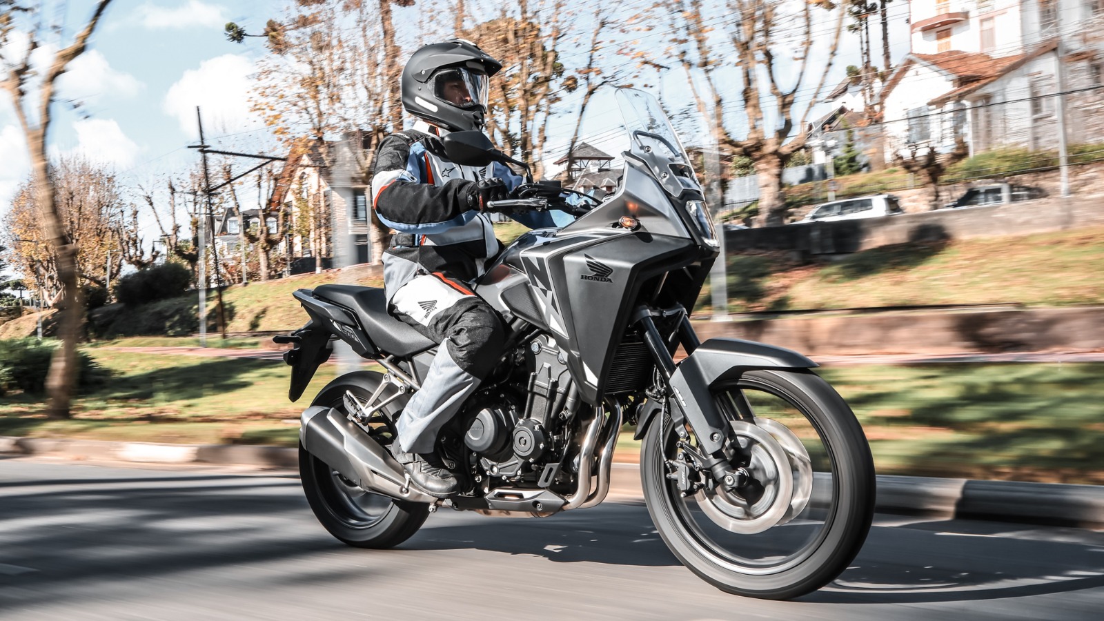 Muito além dos R$ 10 mil: diferenças entre Honda NX 500 e NC 750X 1 Honda NX 500 2027: o que tem de especial na nova crossover?