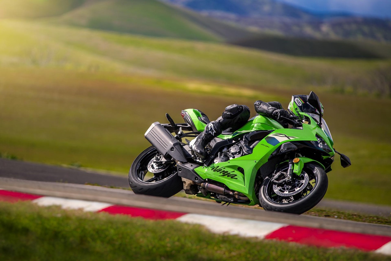 Z900 puxa a fila! Quanto a Kawasaki já vendeu em 2026? 2 Kawasaki ZX6R teve boom de vendas da marca em 2026
