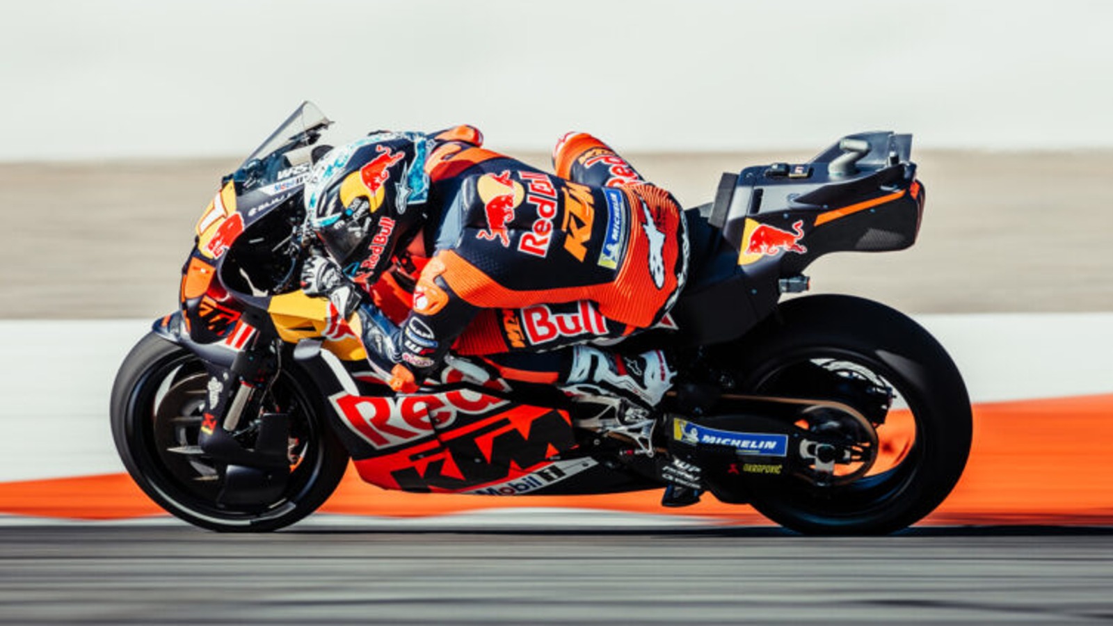 Inspirada pela MotoGP, KTM lançará novas esportivas ainda em 2026 4 KTM já iniciou testes com o protótipo de 2027
