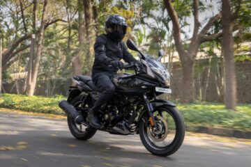 Bajaj Pulsar 220F