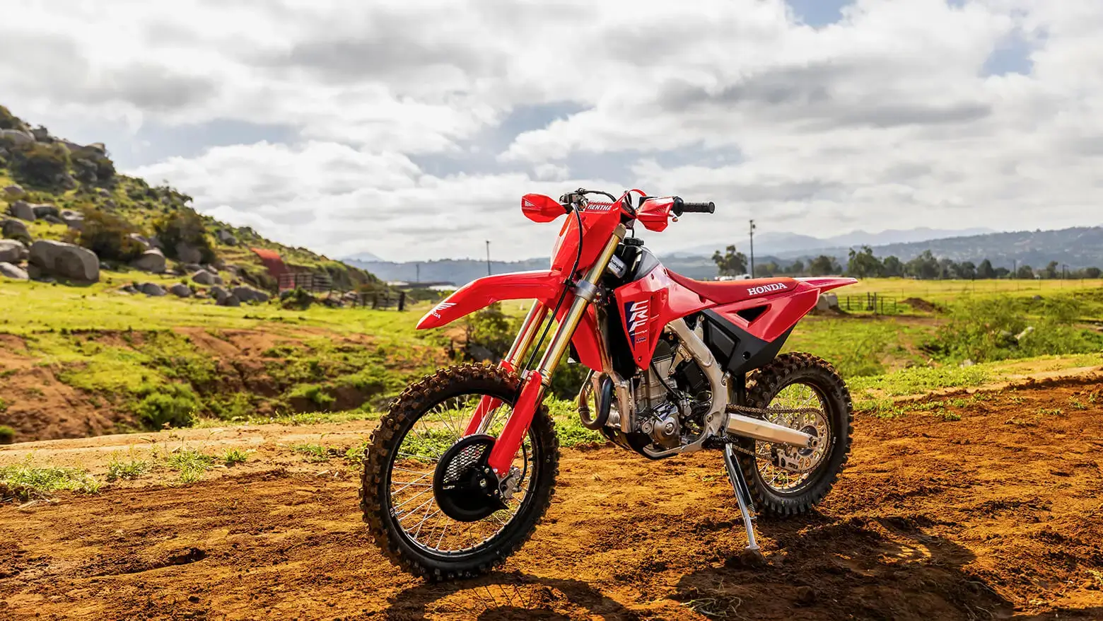 Biz, Pop e mais! Estas são motos Honda já com modelo 2027 7 honda crf 450 lateral esquerda ambientada 1
