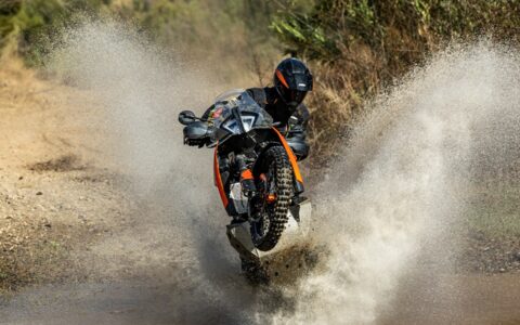 KTM 790 Adventure deve chegar ao Brasil em 2026