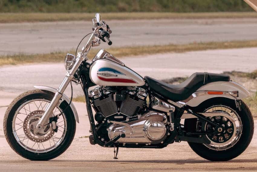 Super Glide 2026: Harley-Davidson resgata ícone dos anos 1970 2 Super Glide traz visual inspirado na clássica FX de 1971