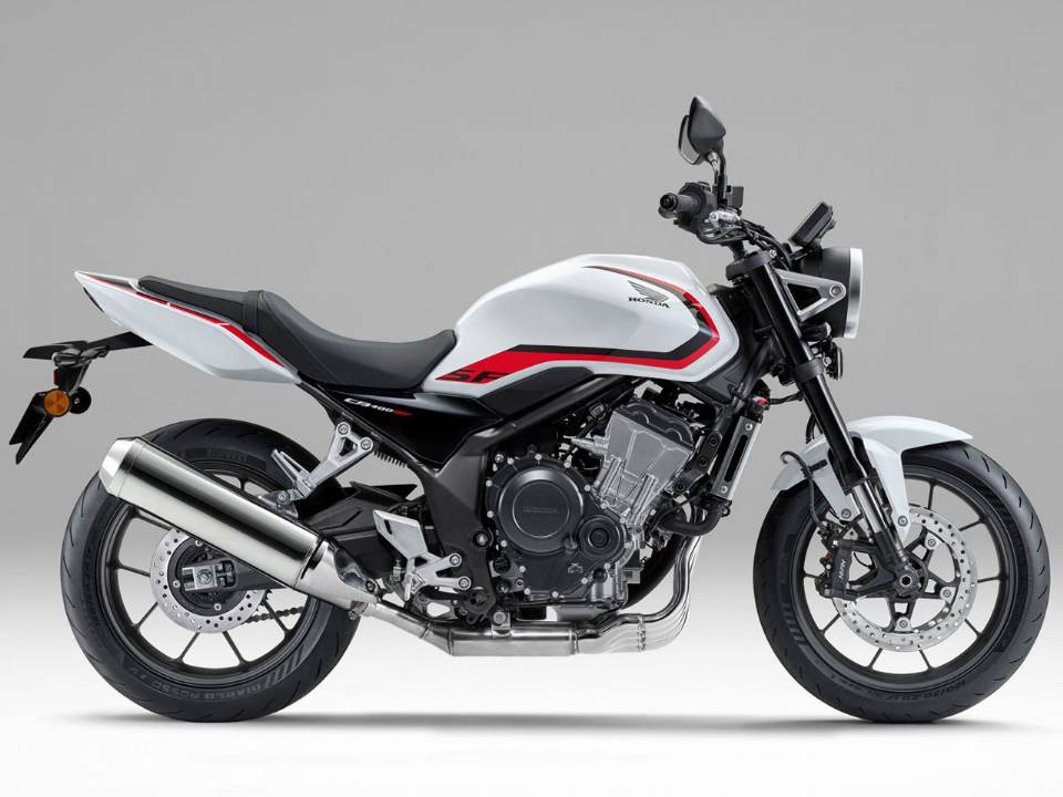 CB400 Super Four: Honda 4 cilindros nem chegou às lojas e tem 3 mil reservas