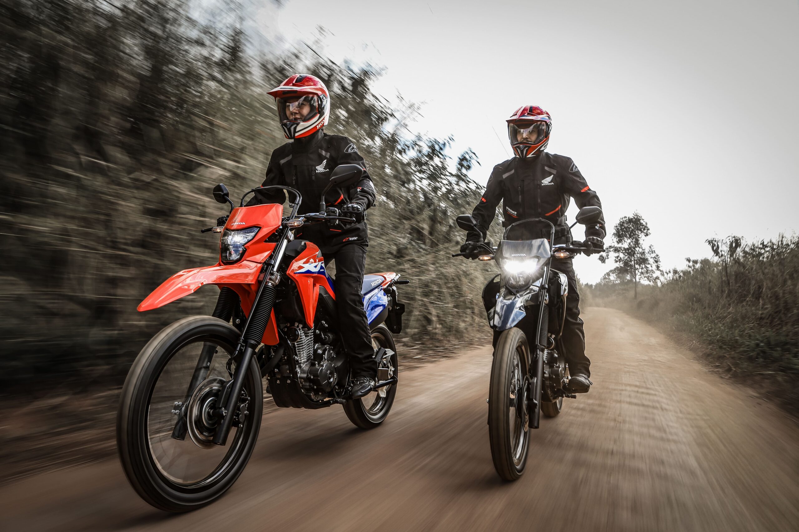 Por R$ 31.700, essa Trail Honda entrega 293cc com 3 anos de garantia
