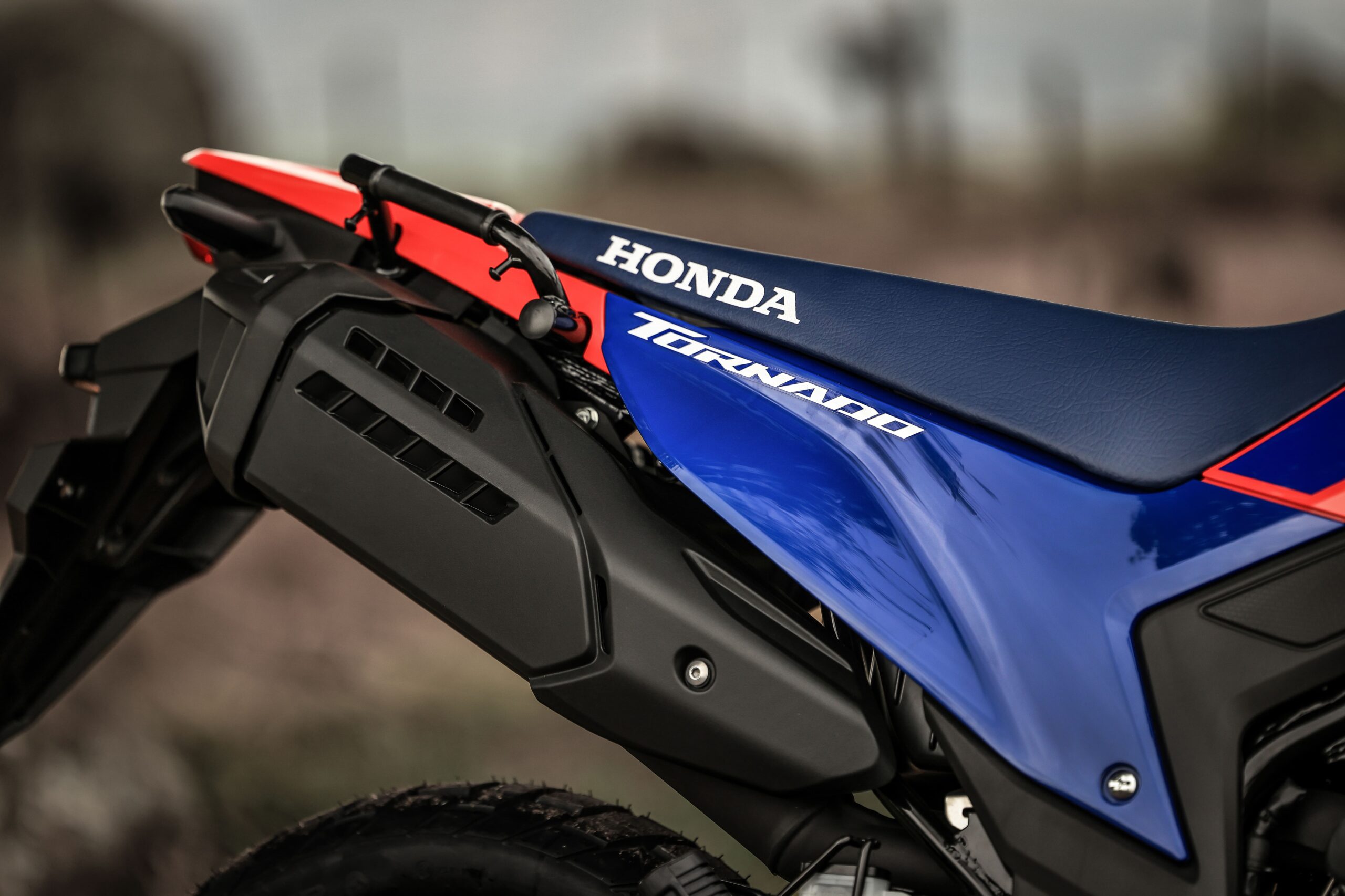 Por R$ 31.700, essa Trail Honda entrega 293cc com 3 anos de garantia