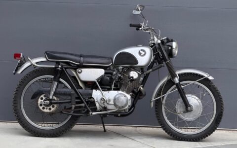 Honda 'esquecida': sortudo comprou moto de Elvis por uma pechincha