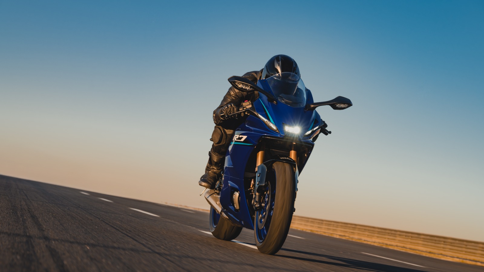 Festival Interlagos 2026: Yamaha anuncia a chegada da R7 no Brasil com 73,4 cv e sem preço definido 5 Esportiva tem tanque de 14 litros e pesa 189 kg