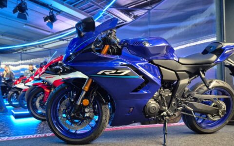 Yamaha anuncia a chegada da R7 no Brasil com 73,4 cv e sem preço definido